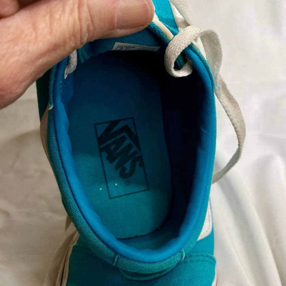 Women's Vans Teal and White Low Top Sneakers Size 6